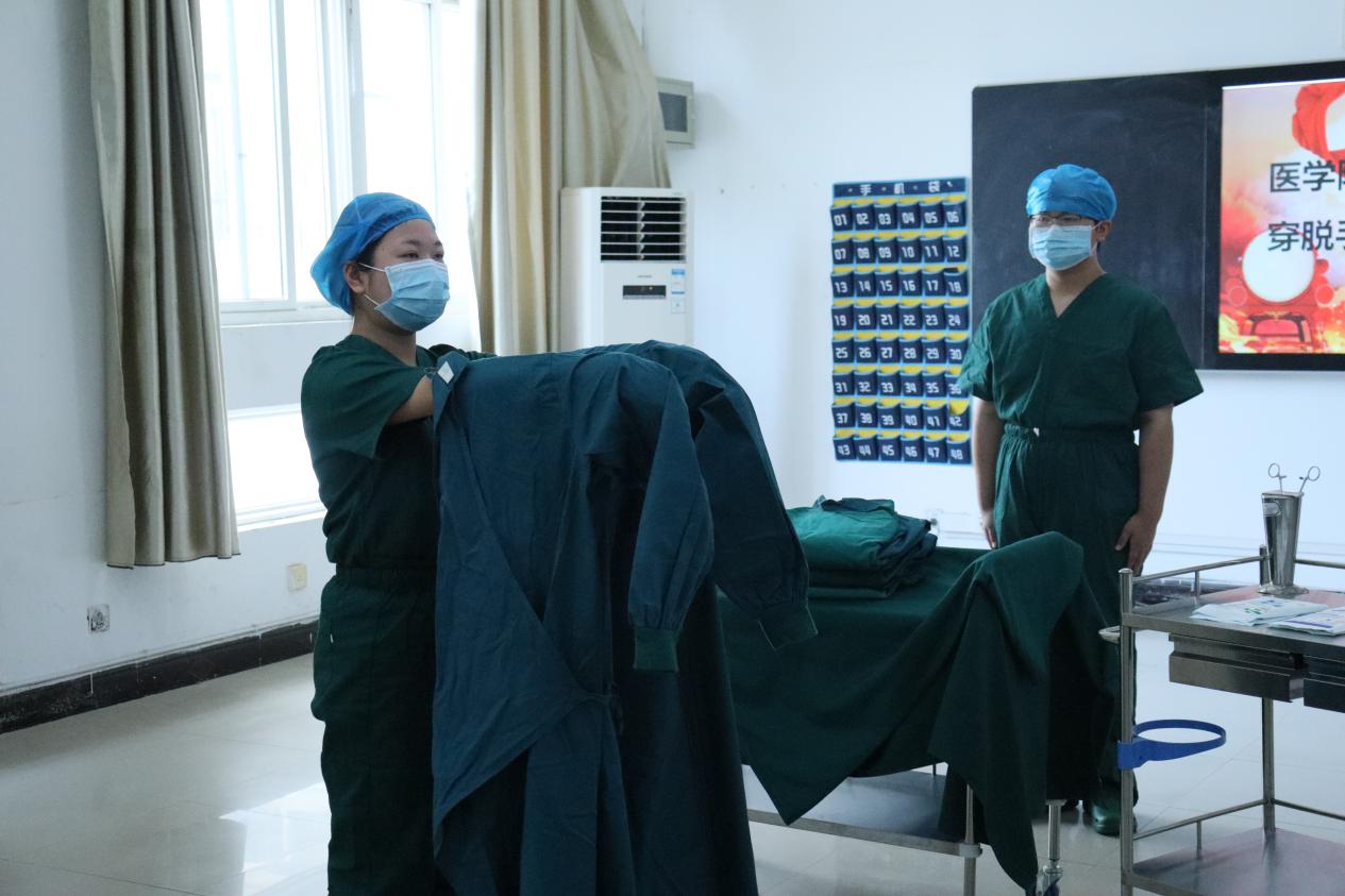 EEC9EBD3B3D1A67210736075049A034E